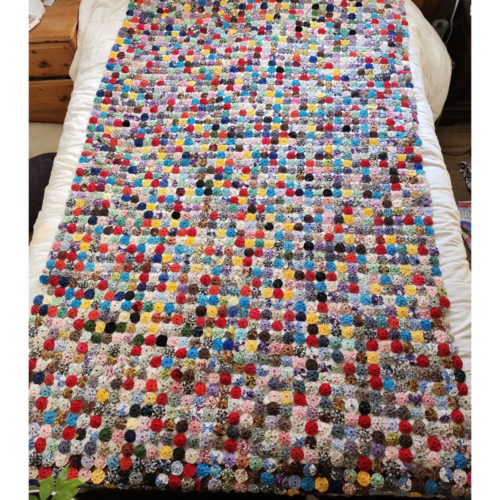 Gorgeous Vintage Handmade YoYo Hand Sewn Quilt Topper Stylish Cottage 94 × 51